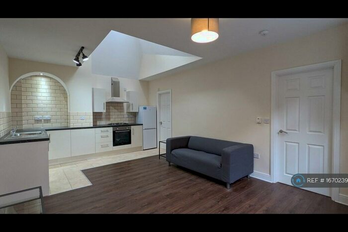 1 Bedroom Flat To Rent In Middleton Hall Road, Birmingham, B30
