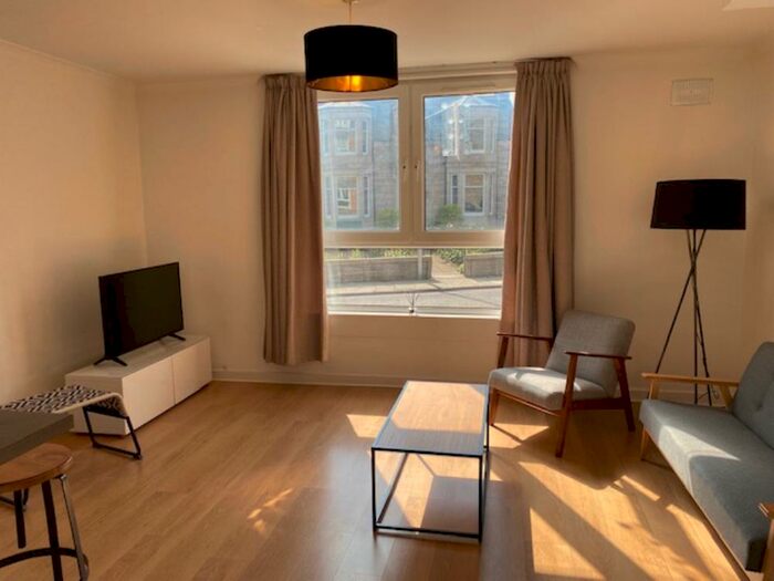 2 Bedroom Flat To Rent In Salisbury Court, Aberdeen, AB10