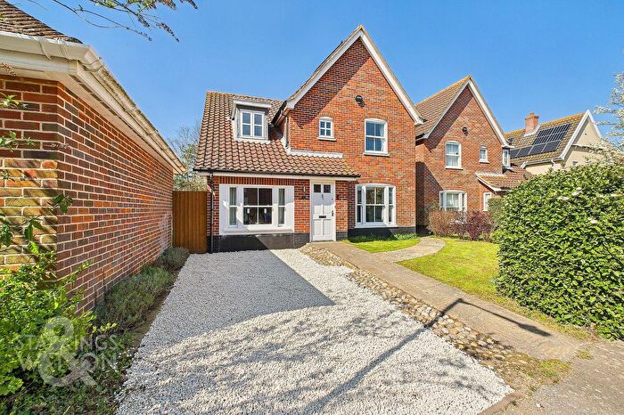 4 Bedroom Detached House For Sale In Chatten Close, Wrentham, Beccles, NR34