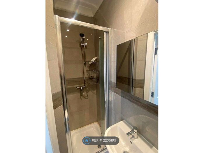 1 Bedroom Flat To Rent In Queens Road, Brighton, BN1