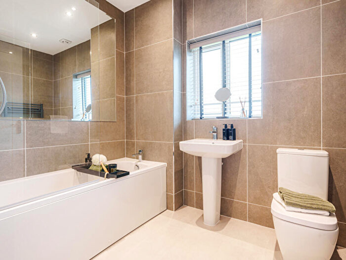 5 Bedroom Detached House For Sale In Colwick Loop Road, Burton Joyce, Nottingham, Nottinghamshire, NG14