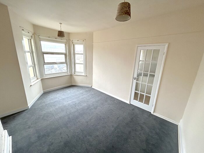 1 Bedroom Flat To Rent In St. Michaels Street, Folkestone, Kent, CT20