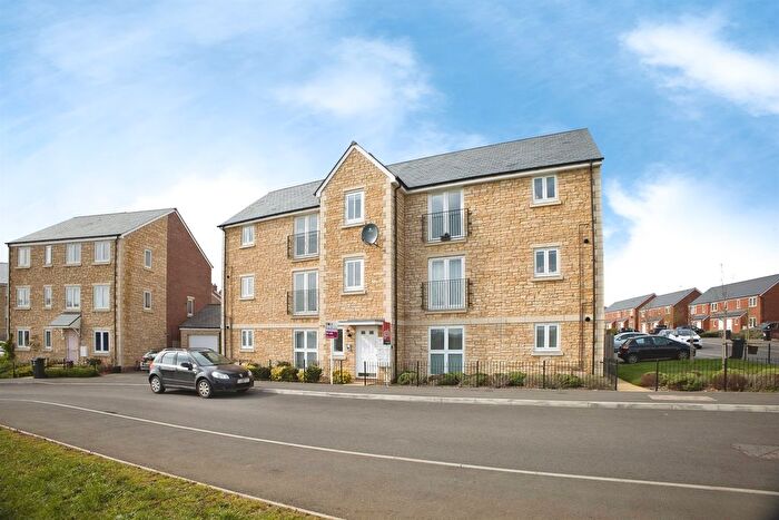 2 Bedroom Flat For Sale In Batten Drive, Sherborne, DT9