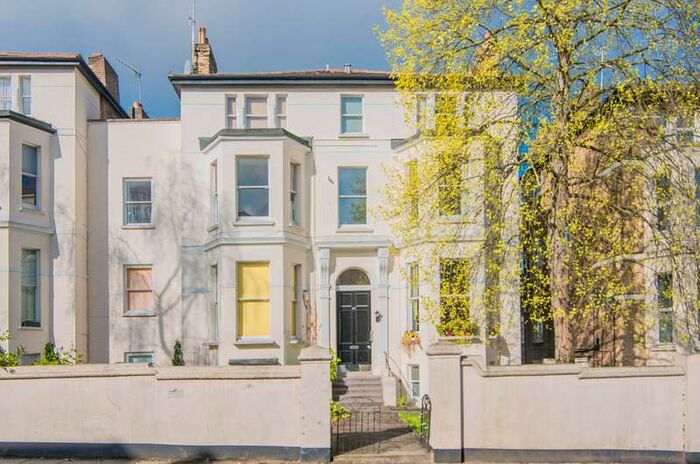 2 Bedroom Flat To Rent In Church Road, Richmond, Surrey, Uk, TW10