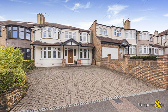 4 Bedroom Semi Detached House For Sale In Upton Road, Bexleyheath, DA6