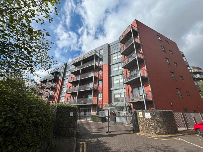 1 Bedroom Apartment To Rent In The Waterfront, Openshaw, Manchester, M11