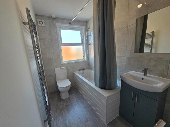 1 Bedroom Flat To Rent In Essex Road, London, NW10