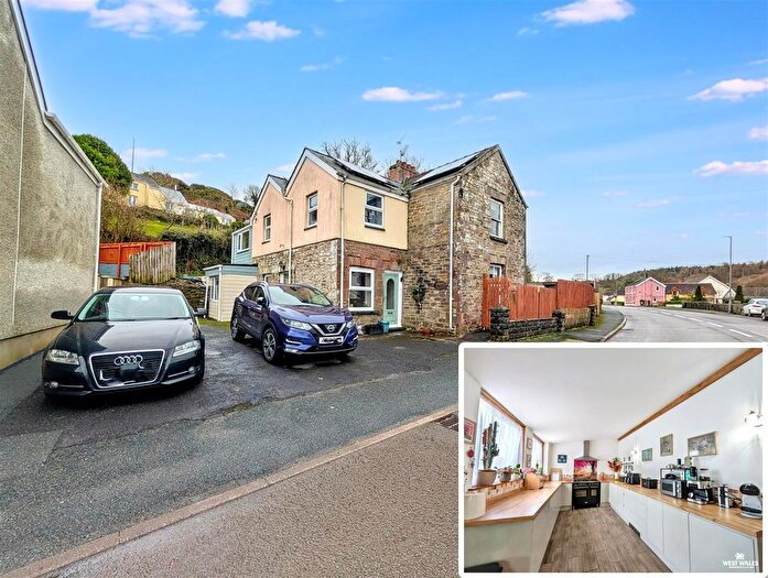 5 Bedroom Detached House For Sale In St. Clears, Carmarthen, SA33