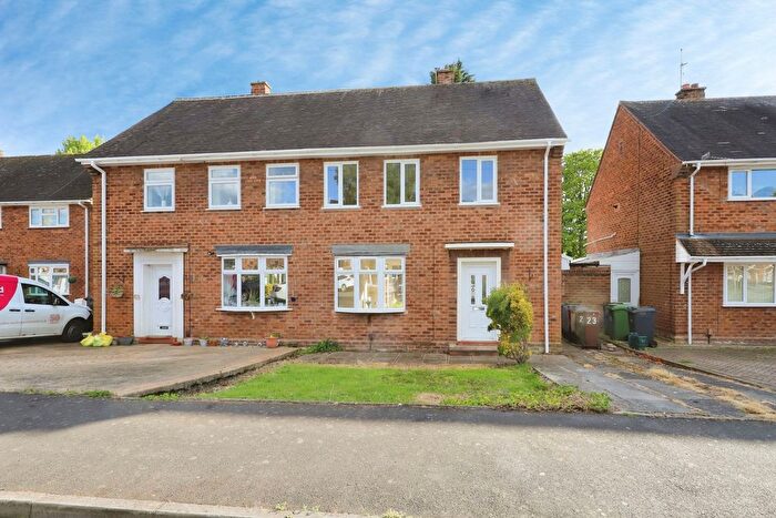 3 Bedroom Semi Detached House For Sale In Elmdon Close, Wolverhampton, West Midlands, WV10