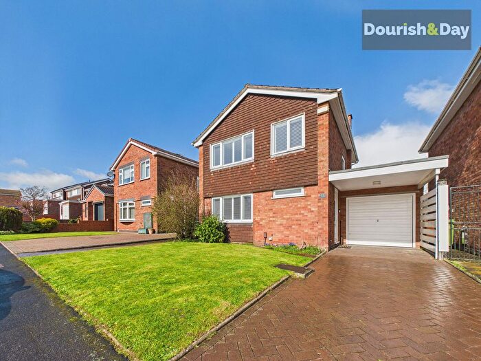 3 Bedroom Detached House To Rent In Felden Close, Stafford, ST16