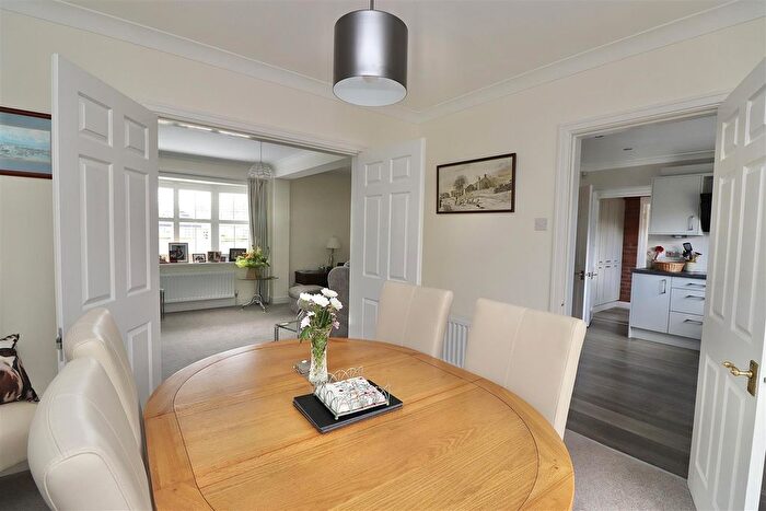 4 Bedroom Detached House For Sale In Mile End Park, Pocklington, York, YO42