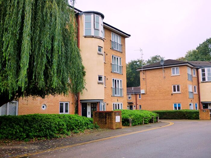 1 Bedroom Flat To Rent In Shalbourne Square, Homerton, E9