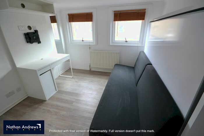 Studio To Rent In Delorme, Hammersmith, W6