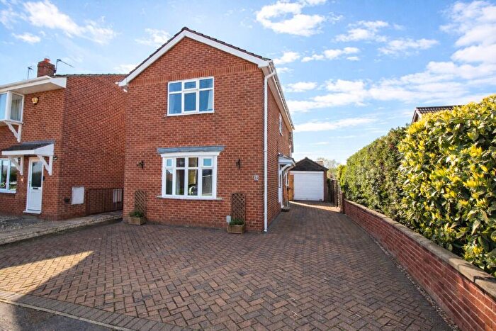 2 Bedroom Detached House For Sale In Acklam Road, HU12