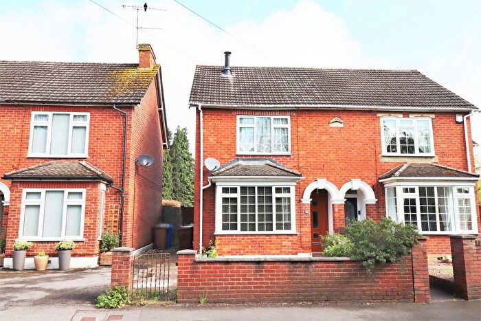 3 Bedroom Semi-Detached House For Sale In Fleet Road, Farnborough, GU14