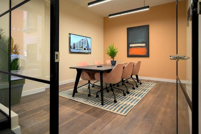 1 Bedroom Apartment To Rent In Bow Square, Queensway, Southampton, Hampshire, SO14