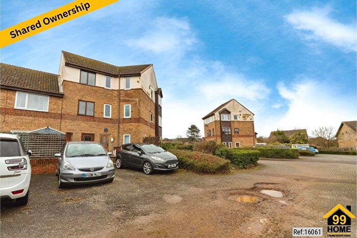 2 Bedroom Flat For Sale In Plantain Court, Milton Keynes, MK7