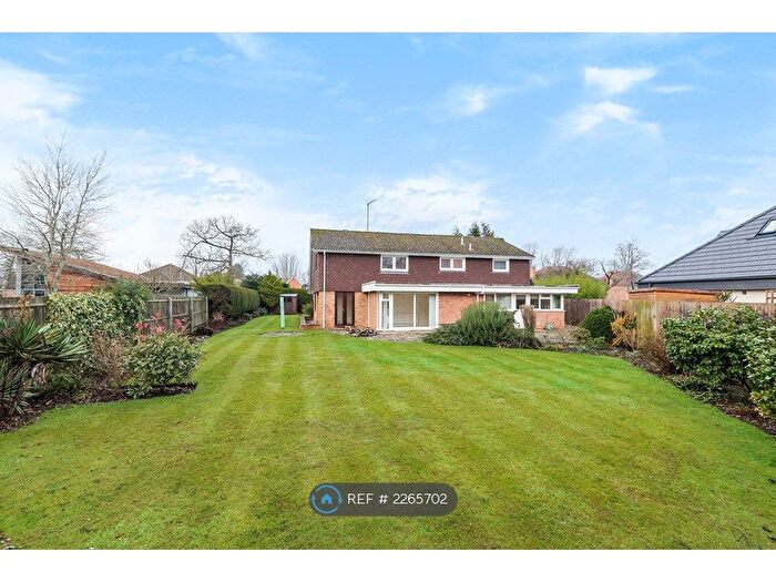 5 Bedroom Detached House To Rent In Overstone Road, Northampton, NN6