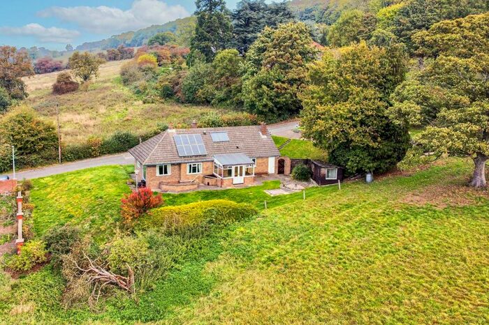 3 Bedroom Bungalow For Sale In The Hill, Saxby-All-Saints, Brigg, Lincolnshire, DN20