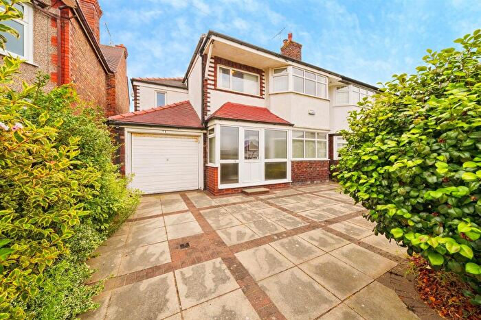 4 Bedroom Semi-Detached House For Sale In Rolleston Drive, Wallasey, CH45