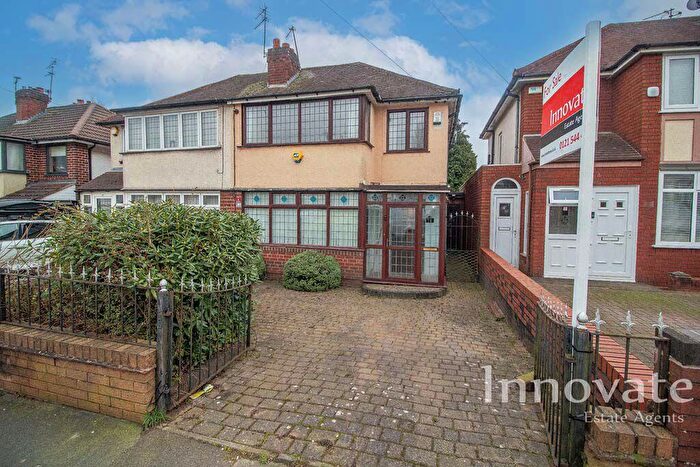 3 Bedroom Semi Detached House For Sale In Grafton Road, Oldbury, B68