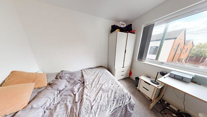 4 Bedroom Semi-Detached House To Rent In Kilbourn Street, Nottingham, NG3