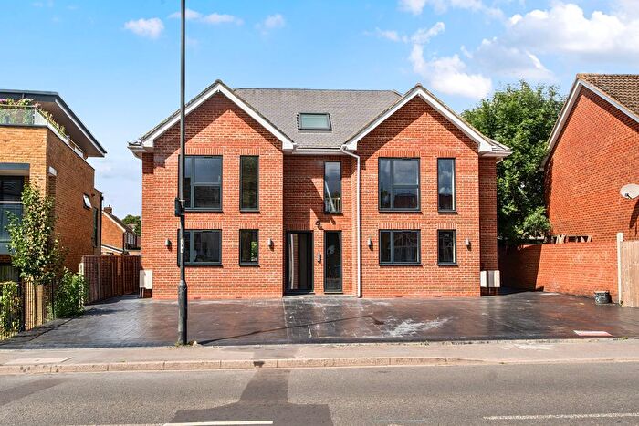 1 Bedroom Flat To Rent In Cookham Road, Maidenhead, SL6