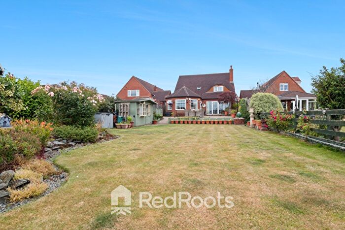 4 Bedroom Detached Bungalow For Sale In Fieldside, Braithwaite Lane, Braithwaite, Doncaster, South Yorkshire, DN7