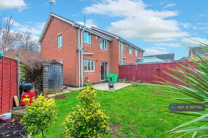 3 Bedroom End Of Terrace House To Rent In Stratfield Way, Kettering, NN15