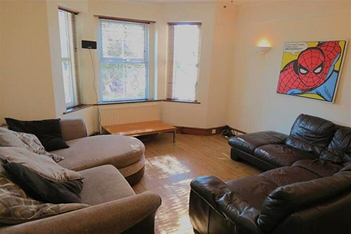 6 Bedroom House To Rent In Bedroom Detached House In Ensbury Park, BH10