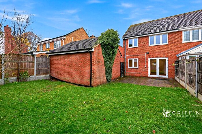 3 Bedroom Semi Detached House For Sale In Advice Avenue, Chafford Hundred, Grays, RM16