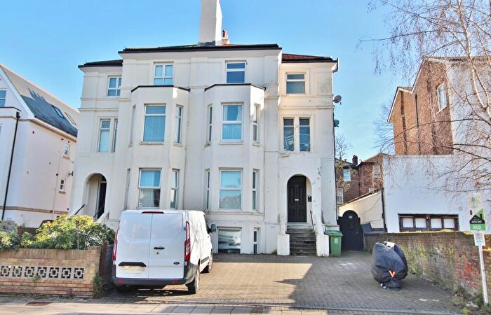 2 Bedroom Flat To Rent In Victoria Road North, Southsea, PO5