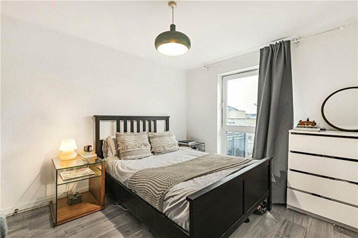 1 Bedroom Apartment For Sale In Harry Zeital Way, London, E5