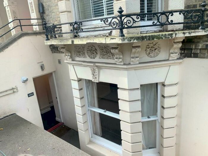 Flat To Rent In Tisbury Road, Hove, BN3