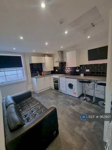 2 Bedroom Flat To Rent In Bath Street, Leamington Spa, CV31