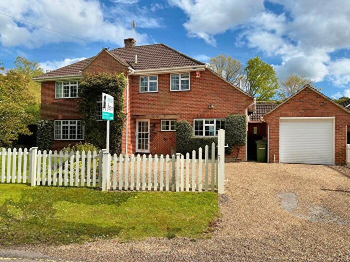 4 Bedroom Detached House For Sale In Station Road, Bentley, Farnham, GU10