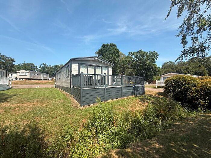 3 Bedroom Park Home For Sale In Carlton Meres Holiday Park, Carlton, Saxmundham, IP17