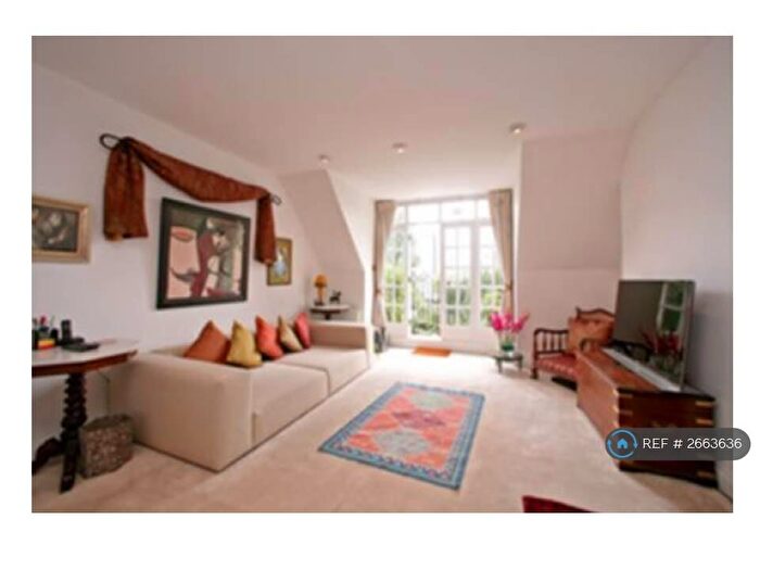 3 Bedroom Flat To Rent In Goldhurst Terrace, London, NW6