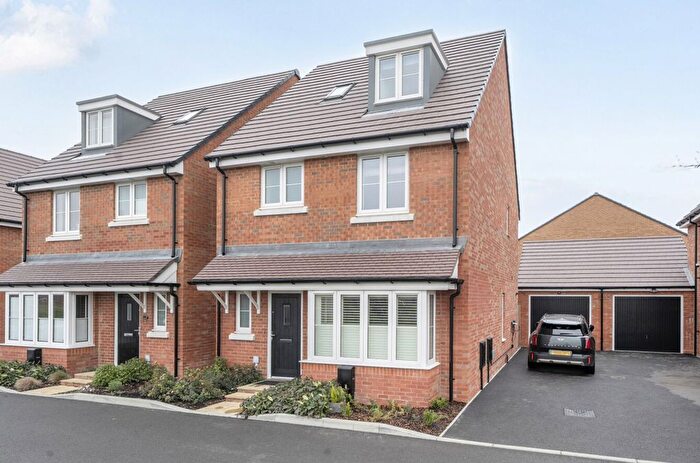 4 Bedroom Detached House For Sale In Osprey Drive, Chichester, PO20