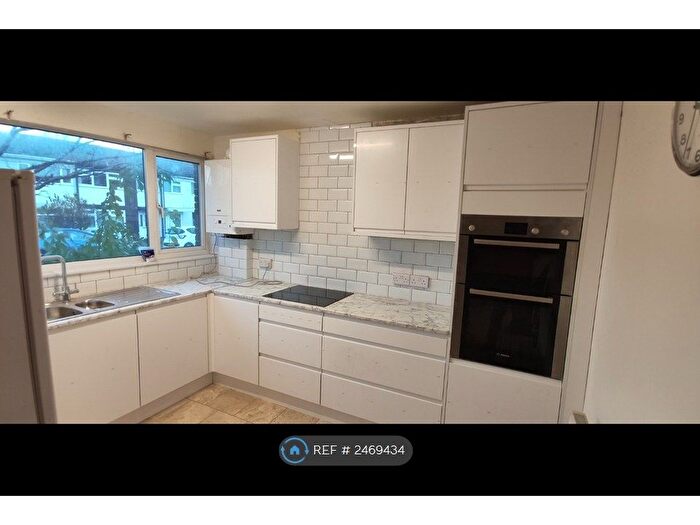 3 Bedroom End Of Terrace House To Rent In Chiltern Rd, St Albans, AL4