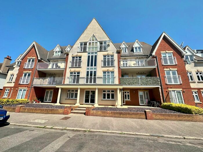2 Bedroom Flat To Rent In St. Mildreds Road, Ramsgate, CT11