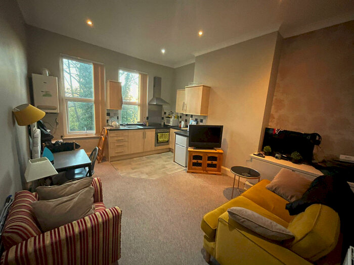 1 Bedroom Flat To Rent In Moorland Avenue, Leeds, West Yorkshire, LS6