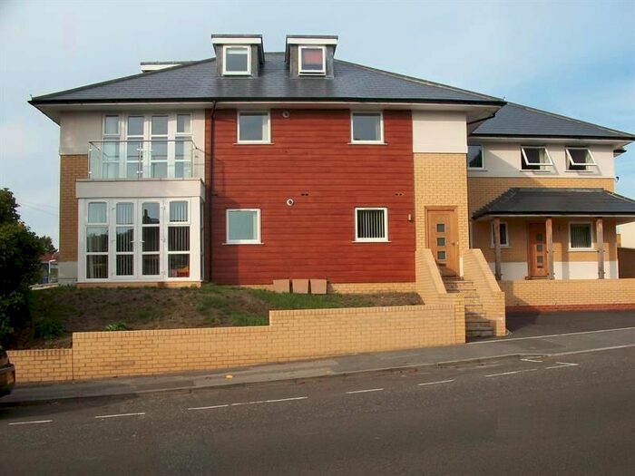 2 Bedroom Flat To Rent In Birds Hill Road, Poole, BH15