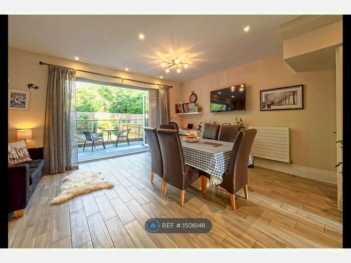 4 Bedroom Semi-Detached House To Rent In Wellston Crescent, London, N14