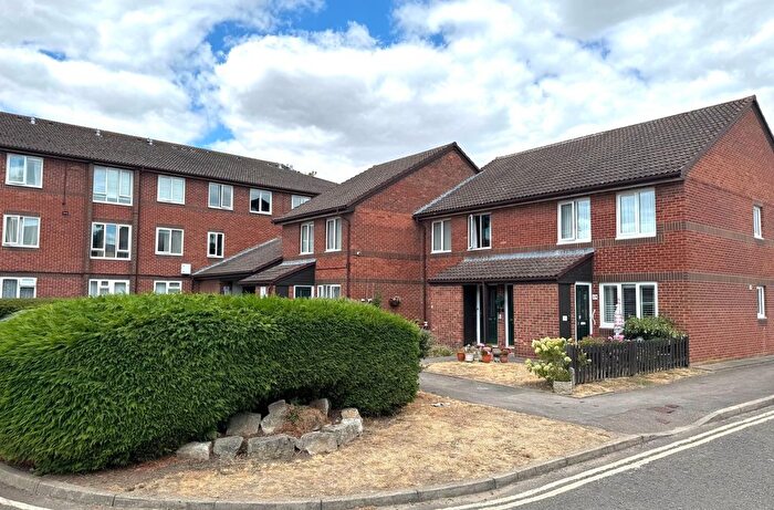 1 Bedroom Flat For Sale In Manor Farm Court Manor Farm Lane, Egham, Surrey, TW20