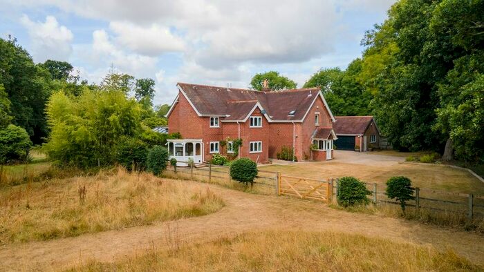 4 Bedroom Semi-Detached House For Sale In Dark Lane, Hinton, Christchurch, BH23