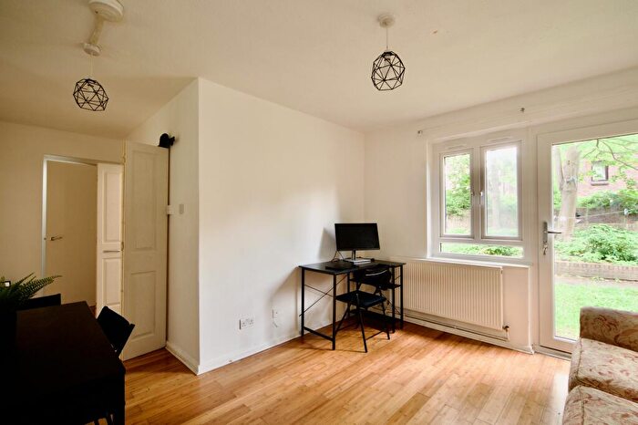 1 Bedroom Flat For Sale In Plevna Crescent, London, N15