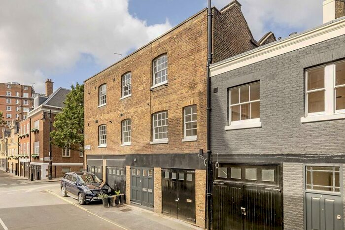 3 Bedroom Flat To Rent In Hays Mews, London, W1J