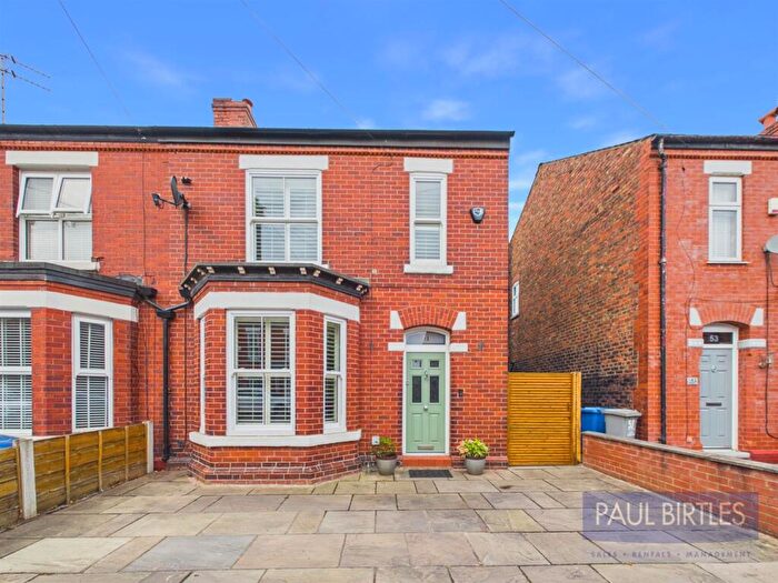4 Bedroom Semi-Detached House For Sale In Whitelake Avenue, Flixton, Trafford, M41