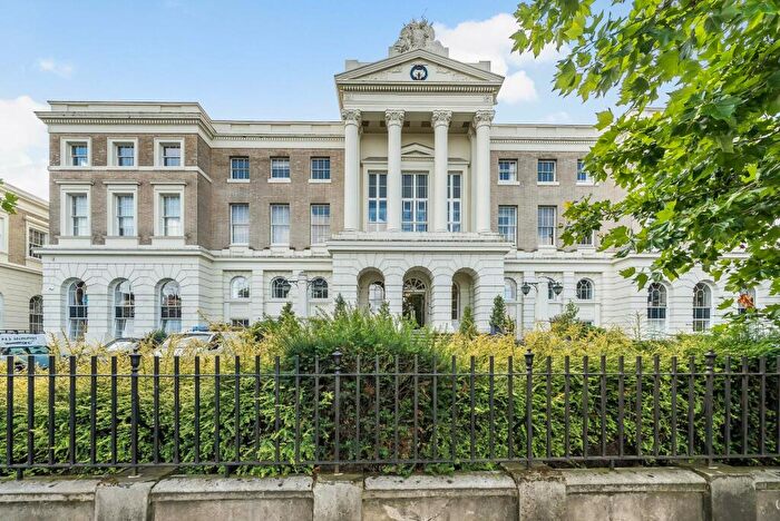 3 Bedroom Apartment To Rent In Kennington Lane, Imperial Court, SE11